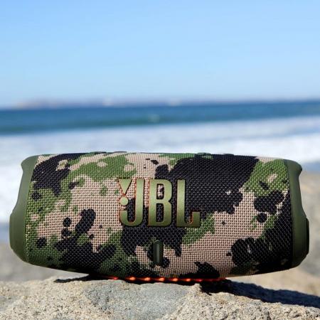 Портативная колонка JBL Charge 5 Camouflage, камуфляж Портативная колонка JBL Charge 5 Camouflage, камуфляж