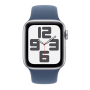 Apple Watch SE (2024), 44 мм корпус из алюминия цвета «Silver», ремешок Sport Band размера M/L цвета «Denim» Apple Watch SE (2024), 44 мм корпус из алюминия цвета «Silver», ремешок Sport Band размера M/L цвета «Denim»