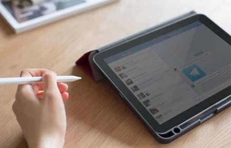 Чехол для iPad Air 10,9 (2022/20) с отсеком для стилуса UNIQ Transforma Rigor Anti-microbial (NPDA10.9(2020)-TRIGGRY) Серый Чехол для iPad Air 10,9 (2022/20) с отсеком для стилуса UNIQ Transforma Rigor Anti-microbial (NPDA10.9(2020)-TRIGGRY) Серый